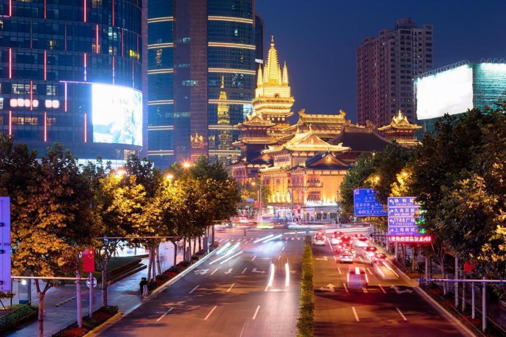 Jinjiang Metropolo Xujiahui Nanhuating Hotel 4*