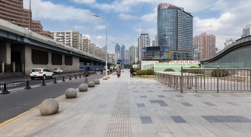 Jinjiang Metropolo Xujiahui Nanhuating Hotel
