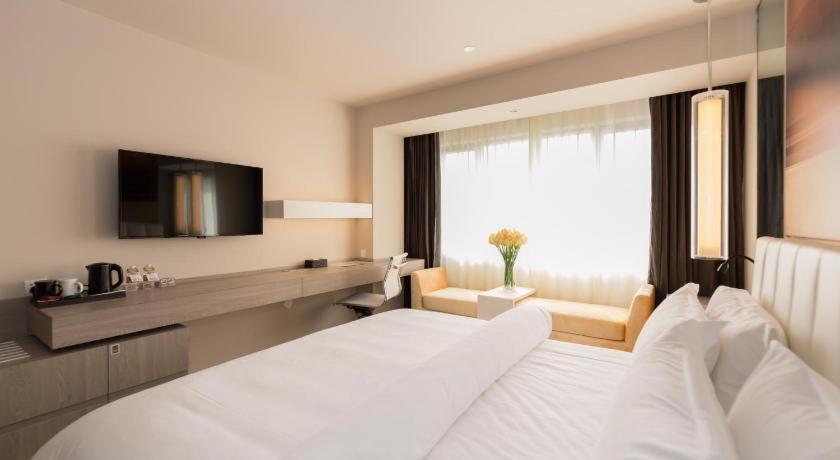 Hotel Jinjiang Metropolo Xujiahui Nanhuating 4*