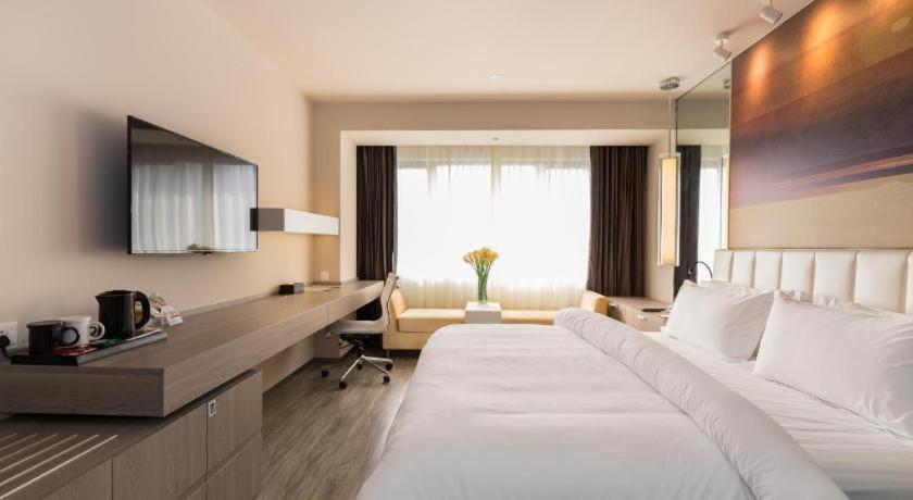 Jinjiang Metropolo Xujiahui Nanhuating Hotel