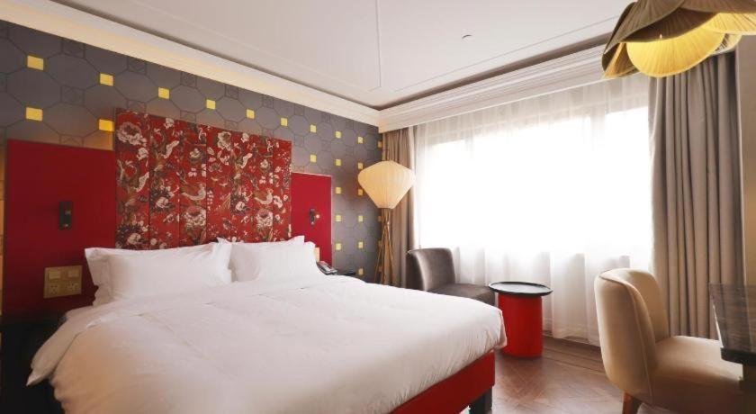 Jinjiang Metropolo Xujiahui Nanhuating 4*