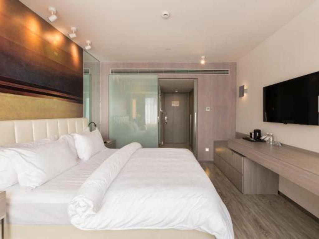Jinjiang Metropolo Xujiahui Nanhuating Hotel