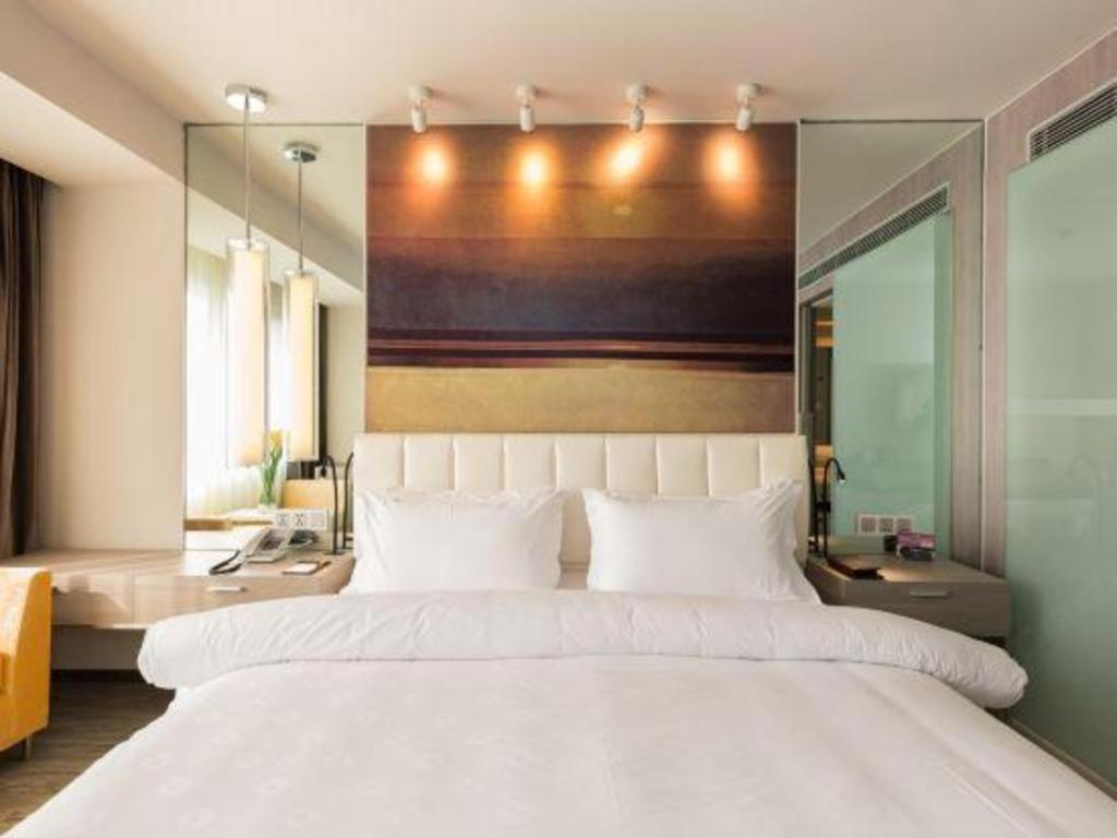 Jinjiang Metropolo Xujiahui Nanhuating Hotel