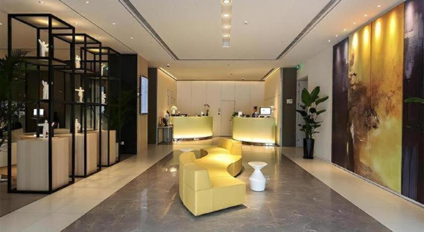 Jinjiang Metropolo Xujiahui Nanhuating Hotel