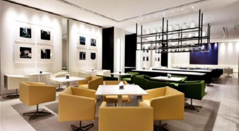 Jinjiang Metropolo Xujiahui Nanhuating 4*